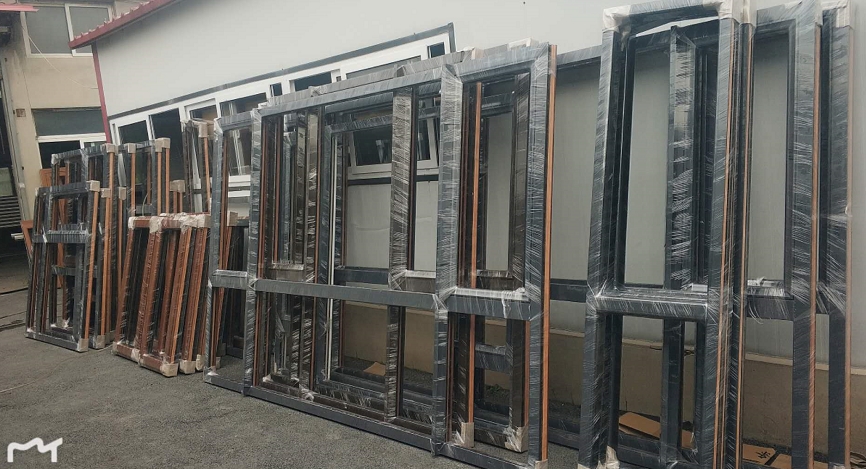 鞍山市天乙門窗工業(yè)有限公司沈陽經(jīng)銷商所訂貨品已完成，經(jīng)過檢驗后進(jìn)行包裝，準(zhǔn)備發(fā)貨